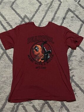 Marvel Deadpool Men's Red Graphic Tee